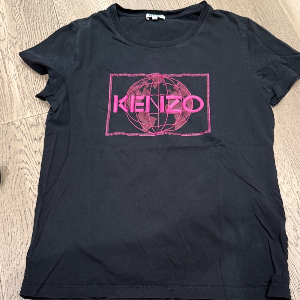 Kenzo Black Tee with Vibrant Pink Graphic
